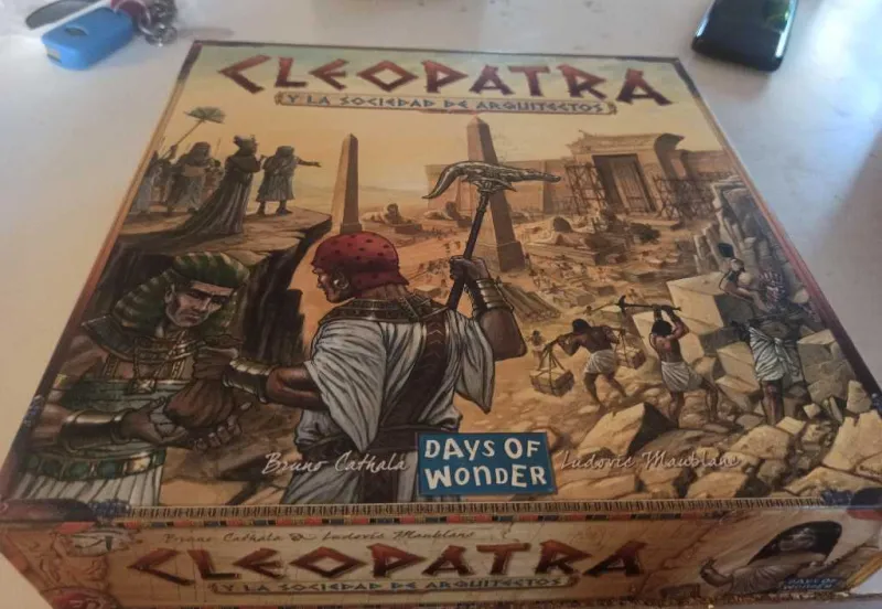 Cleopatra y la Sociedad de Arquitectos