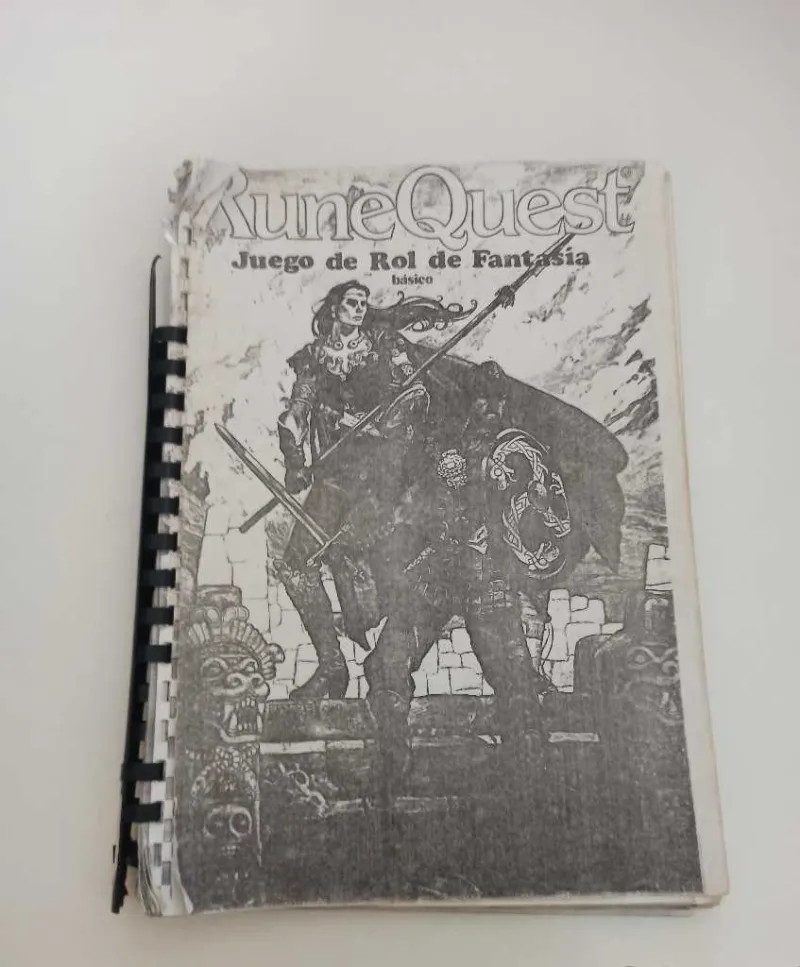 RuneQuest: Juego de Rol de Fantasía (Básico)